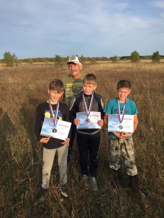 1_Шурыгин с ребятами.jpg 1_Шурыгин с ребятами.jpg